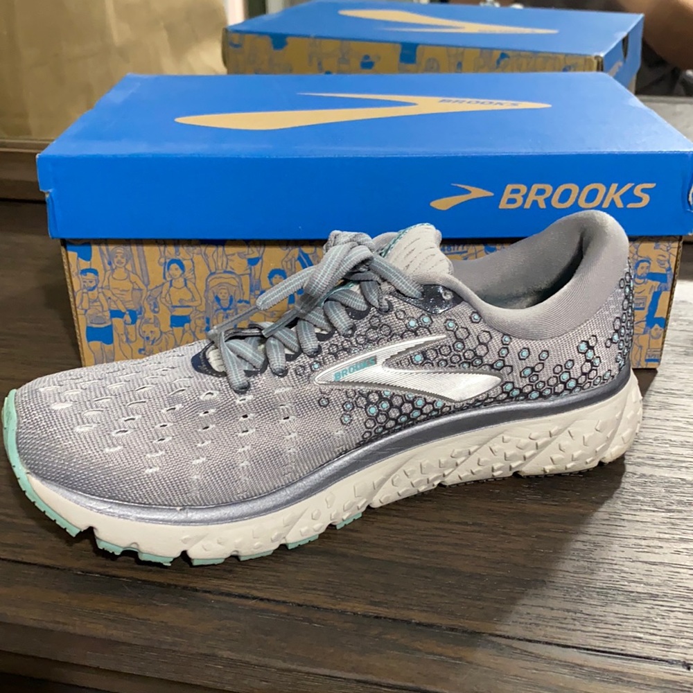 Brooks Glycerin 17 only worn a handful of time! Make an offer